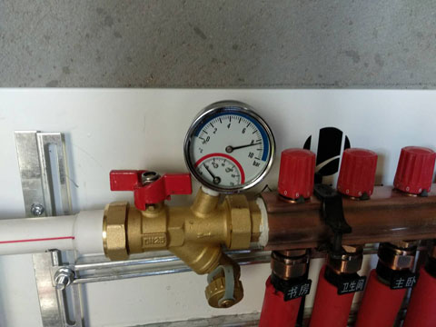 地暖分水器安裝